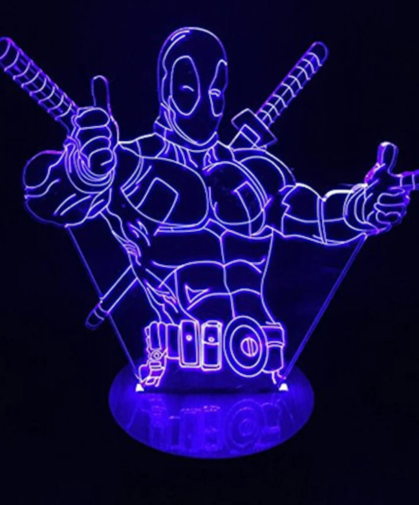 Dead pool 851x1024 - Lámpara Dead Pool