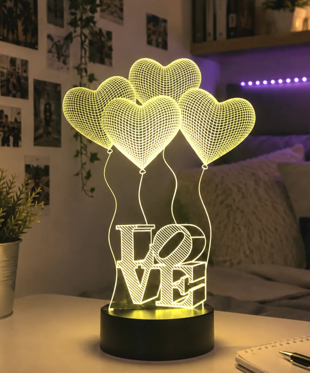 Lámpara LED personalizada Cuatro Corazones con nombres