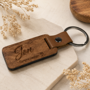Llavero de madera personalizado con grabado láser