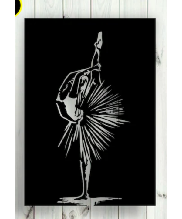 Cuadro Troquelado en Madera con la figura de una bailarina haciendo un paso de ballet