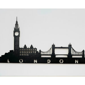 representación del horizonte de Londres. Se pueden identificar siluetas de edificios emblemáticos como el Big Ben y el Puente de la Torre. Debajo de la imagen, las letras forman la palabra "LONDON".