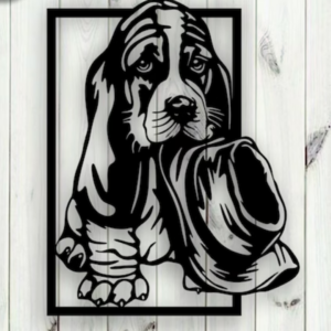 Cuadro troquelado perro de raza beagle con cara triste sujetando con la boca un sombrero viejo
