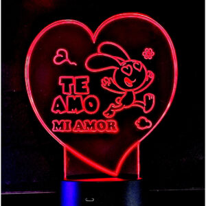 lámpara de metacrilato en forma de corazón muestra un conejito y la frase "Te amo mi amor", creando una atmósfera romántica y tierna.