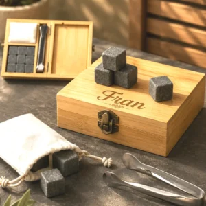 Piedras para whisky personalizadas con caja de bambú grabada