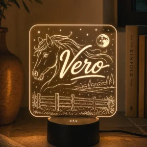 Lámpara personalizada caballo grabada en metacrilato con nombre personalizado