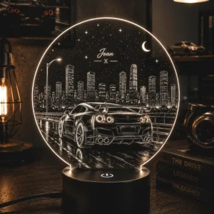 Lámpara personalizada coche y ciudad grabada en metacrilato con nombre personalizado