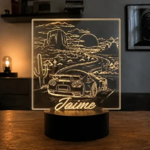 Lámpara personalizada coche y desierto grabada en metacrilato con nombre personalizado