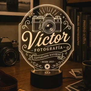 Lámpara personalizada fotógrafo grabada en metacrilato con nombre personalizado