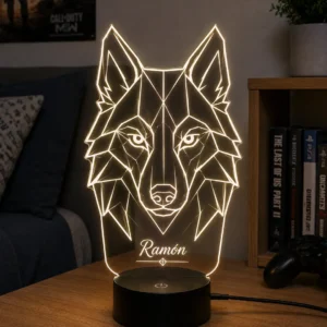 Lámpara personalizada lobo geométrico grabada en metacrilato con nombre personalizado
