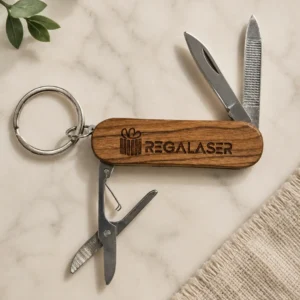 Llavero multiusos personalizado de madera con navaja y tijeras plegables grabado con láser