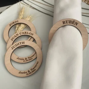 Servilletero personalizado de madera con nombre para bodas y eventos