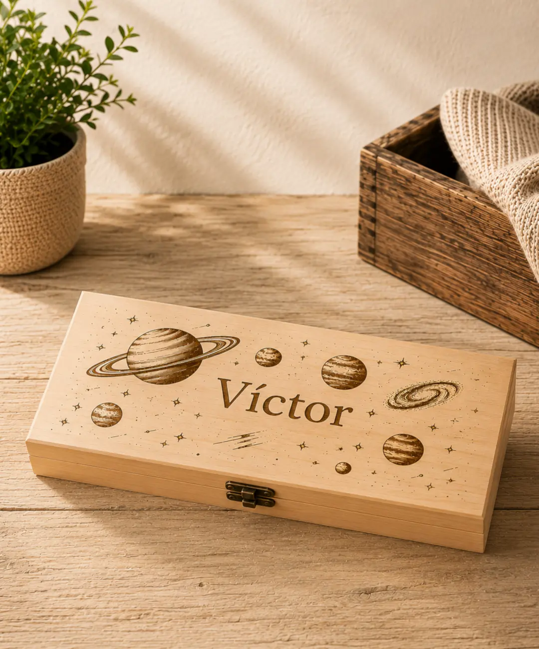 Caja de madera personalizada para Sistema Solar con nombre grabado